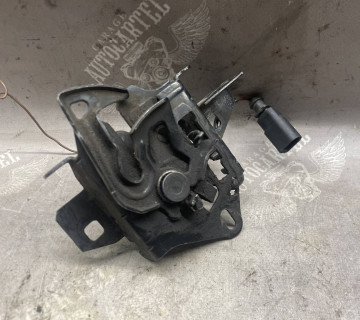 Замок капота нижній VOLKSWAGEN Passat B5 3b0823509/r