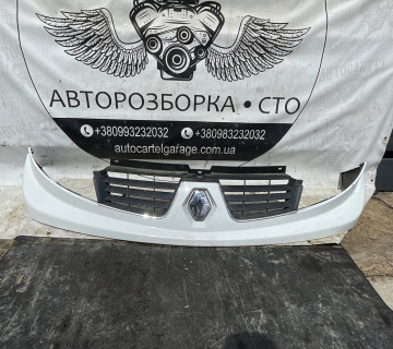 Решітка радіатора верхня Renault Trafic 623100251r
