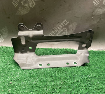 Кронштейн кріплення панелі Mazda CX 7 21116834