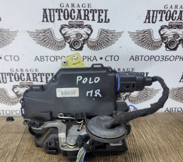3b1837016cc Замок передній правий Skoda Fabia