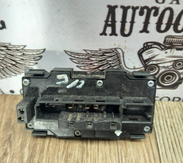 Кнопка увімкнення аварійного сигналу Mercedes Benz W210 E-Klasse 2000-2002 2088200310