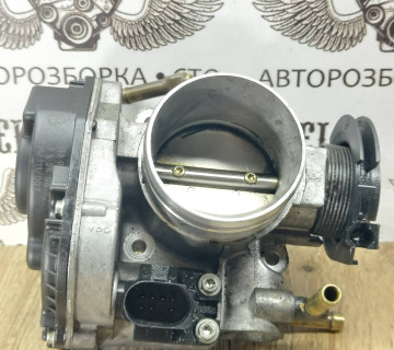 Дросельна заслонка VAG 2.0i 8v 06A133066E