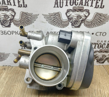 Дросельна заслонка Volkswagen Golf 5 1.6 MPI 06A133062AB
