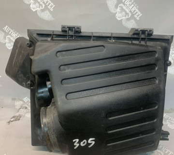 55560889 Корпус повітряного фільтра Opel Insignia A 2.0 2008—2017