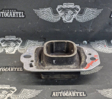 Опора КПП ліва Renault Laguna 2.0dCi (III) 2007-2015 8200689120