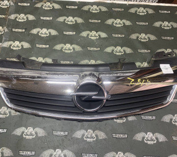Решітка радіатора Opel Zafira B 2005-2008 дефект 13154225, 21725951