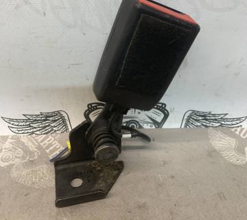 Замок ременя безпеки зад mercedes b w246 a2468600969