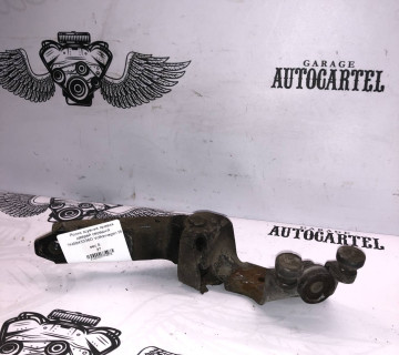 Ролик зсувних правих дверей середній 7H0843336D Volkswagen t5