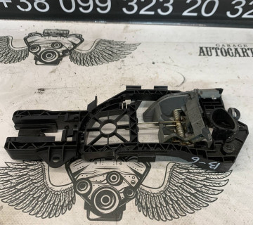 Ручка кронштейн дверей задньої правої VW Passat B6 3c0837886e