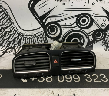 Дефлектор повітряний центральний VW Golf 6 2008-2013 5k0815736d