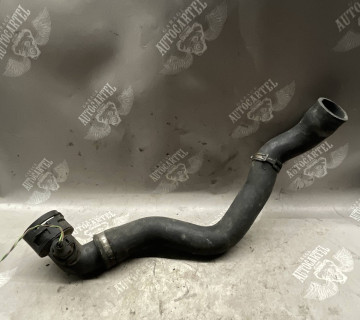 Патрубок системи охолодження Volkswagen Touareg 7l6122291m