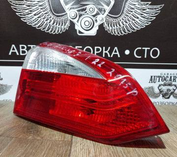 Ліхтар лівий внутрішній Ford Focus III універсал BM51-13A603-B