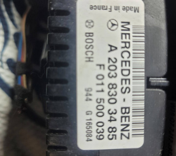 Блок керування пічкою клімат Mercedes C-class (W203) 2000-2007 A2038303485