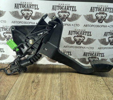 Педаль щеплення Volkswagen Touareg 2002-2010, 7L0721318