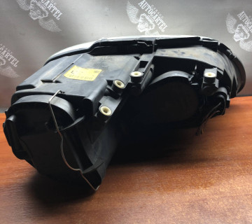 Фара ліва світла електрокоректором 1T0941005R VW Touran 03-10