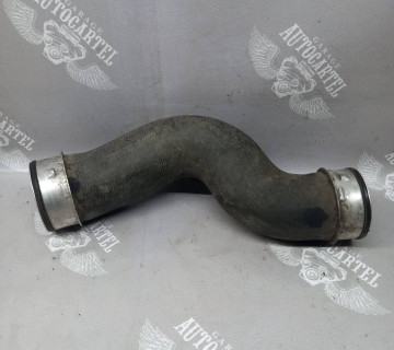 Патрубок інтеркулера Volkswagen Passat B6,Tiguan 3c0145832q