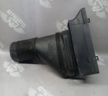 Патрубок повітряного фільтра AUDI A3 8P 2.0 T 1k0129618ah
