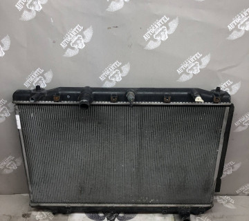 4220008401 радіатор охорлодження Honda fr V