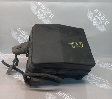 Блок запобіжників Mitsubishi Outlander II pr074-00000