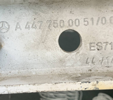 ЗАВІСА КАПОТА ПРАВА VITO 447 A4477500051 .