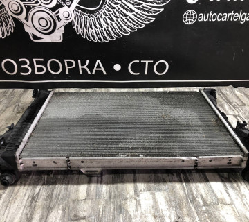 Радіатор охолодження двигуна Mercedes W204, W212, C207 A2045003703 , A2045003603