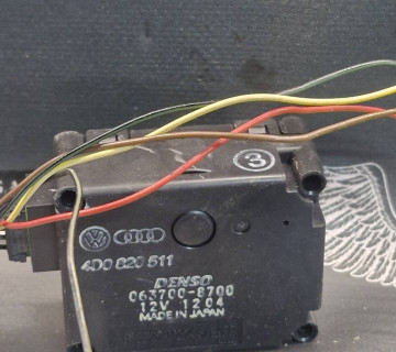 4D0820511 VAG привід заслінки пічки Audi a8 d2