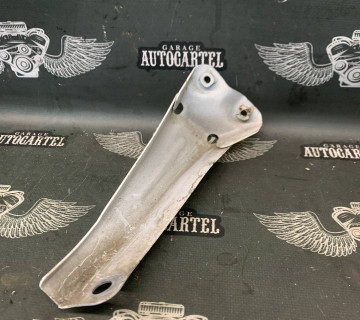 Кронштейн кріплення крила правий mazda cx7 EG2152140