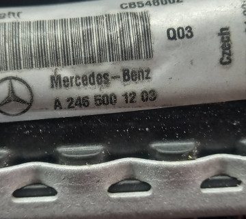 Радіатор охолодження двигуна Mercedes A-Class W176 1.5 dci a2465001203