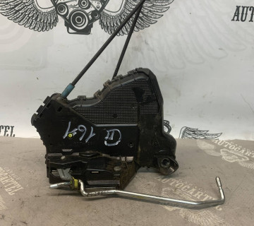 Замок дверей передньої правої Toyota RAV4 a046693