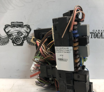 Блок запобіжників Mercedes-Benz E-Class 211 2002-2009 2115459001