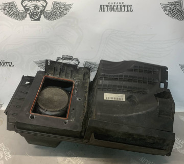 Корпус повітряного фільтра VOLVO S40 V50 C30 C70 30677532