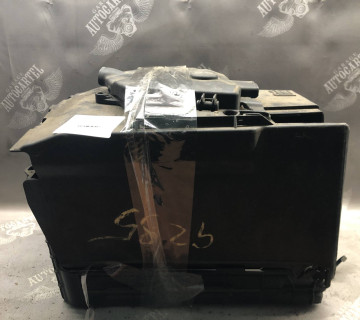Корпус (підставка) під АКБ 9801801880 Peugeot 208