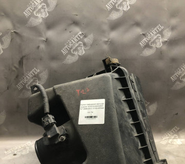 Корпус повітряного фільтра верхній TOYOTA AVENSIS T27 2009-2011 17705-0R040