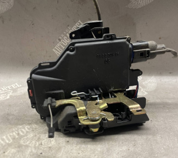 Замок дверей задньої правої Volkswagen Touran Golf V 52982845