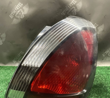 Ліхтар задній правий Kia Rio 2006-2010 хетчбек 21121753
