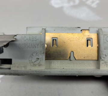 Плафон салону задній Audi A6 C5 1997-2005 4B9947123