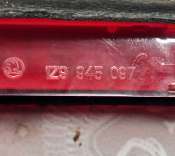 Стоп сигнал 1Z9945097C Skoda Octavia II 2 A5 універсал 04-13 1z9945097c