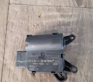 Моторчик заслінки печі VW Touran 2010-2015 1k0907511B