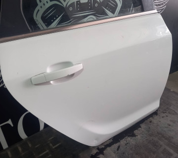Дверка права задні Opel Astra J,хетч,2012 21500695