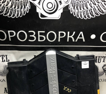Корпус повітряного фільтра Mercedes W220 A1120901101