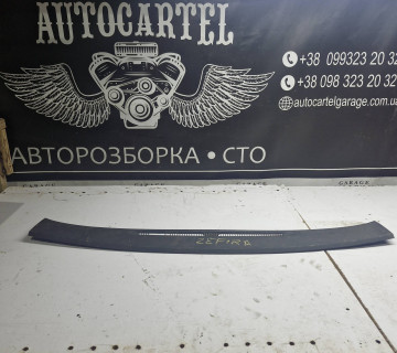 90590754 Декоративна накладка під лобове скло жабо Opel Zafira a