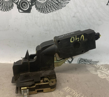 Замок двері передній правий Volvo S40 V40 30850808