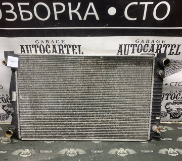 Радіатор охолодження двигуна Audi A6 C6 2.7TDI / 3.0TDI 4f0121251ag