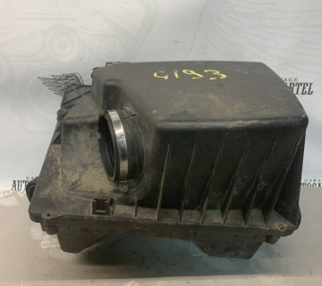 Корпус повітряного фільтра opel zafira b 55350316