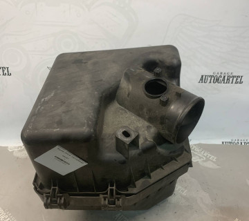 Корпус повітряного фільтра Toyota RAV4 1001408440