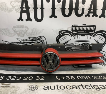 Решітка радіатора Volkswagen Golf 4 (1J0853651H) 21877018