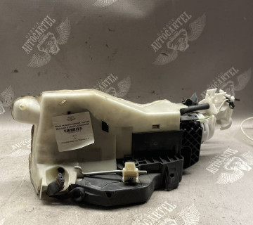 Замок передній правий Mercedes-Benz w220 2207206035