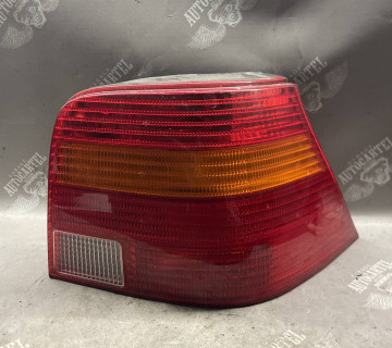 Ліхтар задній правий Volkswagen Golf 4 1j6945096aa