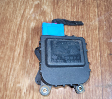 8d1820511r Привід заслінки печки Vw passat b5