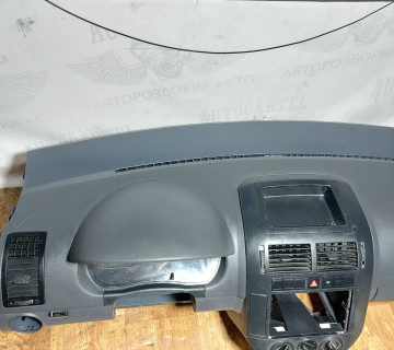 Торпеда для Volkswagen Polo 03-09 2100000326471
